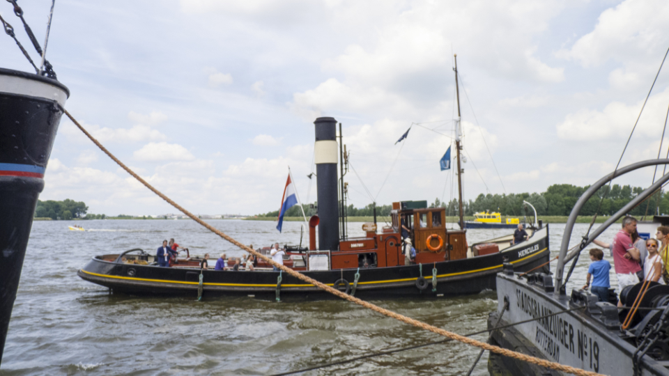 Dampfboot Doordt in Stoom